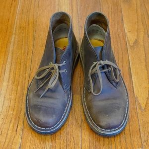 Size 5 Women's Clarks Desert Boots with crepe sole